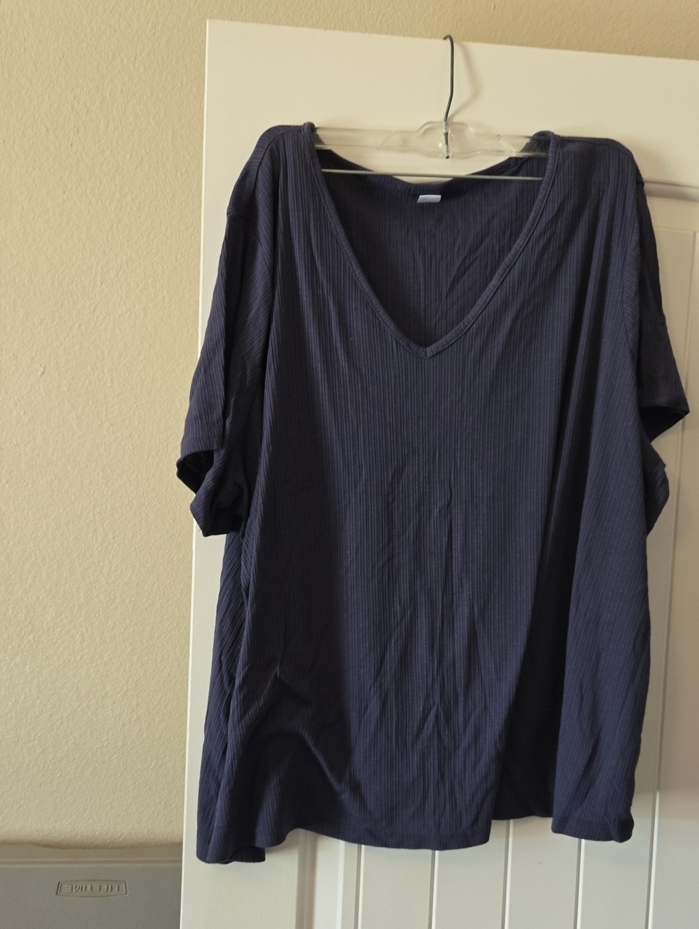 Old Navy Men's Dark Navy V-Neck Short Sleeve Tee